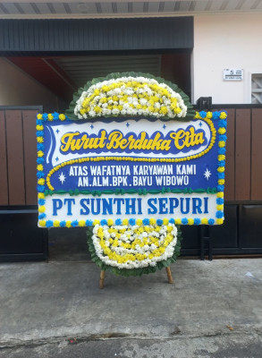 Papan Bunga Duka di Pagar Merbau